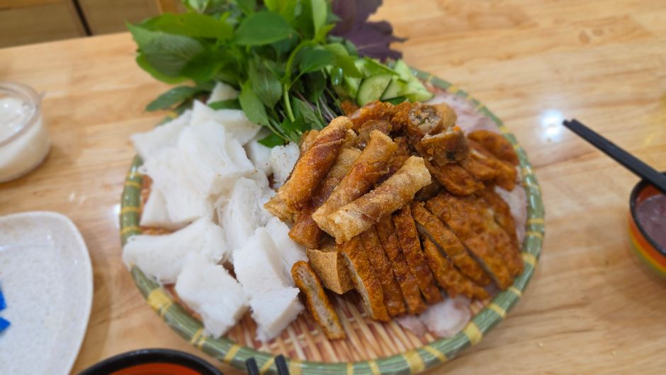 Cơm thừa trong phòng trọ sinh viên: tôi biến nó thành bữa tối ngon lành