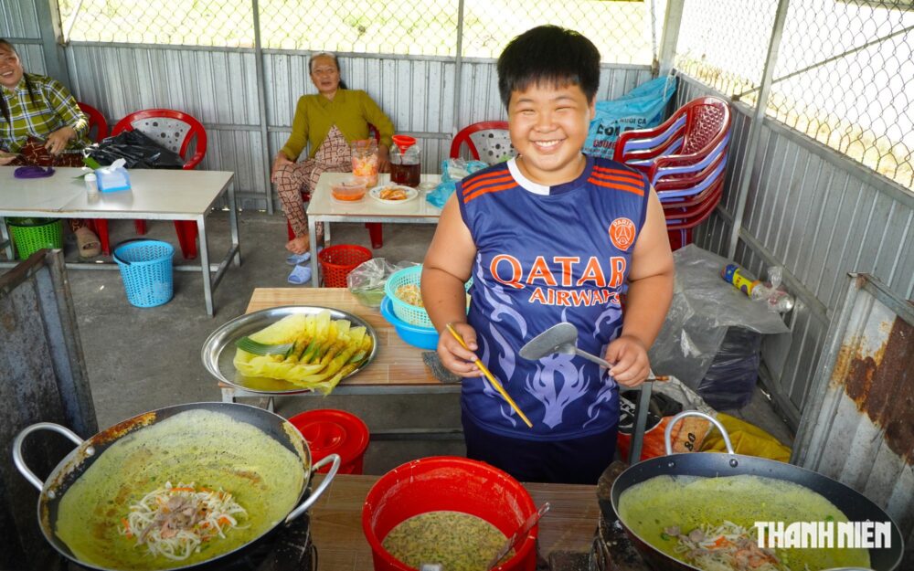 Chuyện đổ bánh xèo ba bếp và những bữa ăn sinh viên Sài Gòn